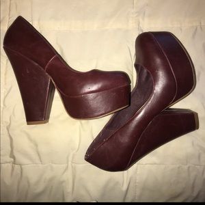Like new Steve Madden burgundy/wine heels